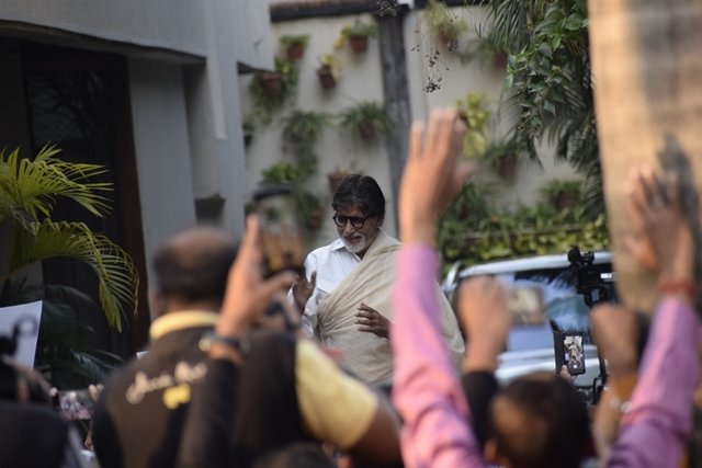 Actor Amitabh Bachchan Big B encourages people to try luck on KBC 11