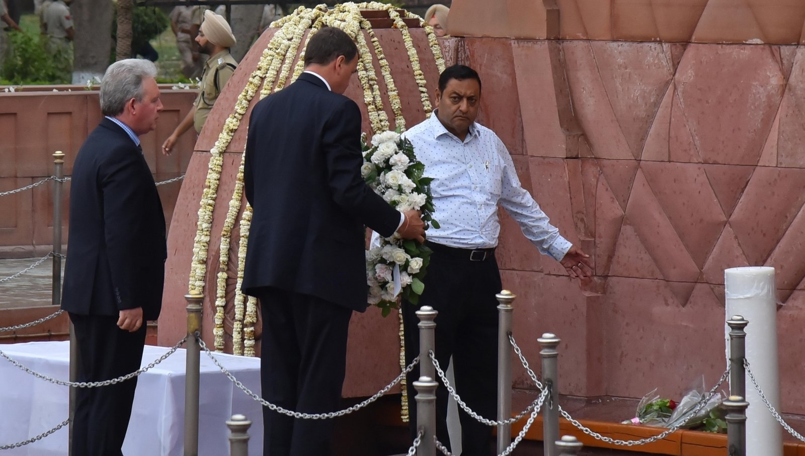 At Jallianwala, British envoy non-committal on apology