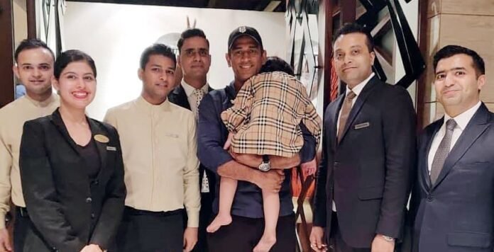 Dhoni ends stint with Territorial Army