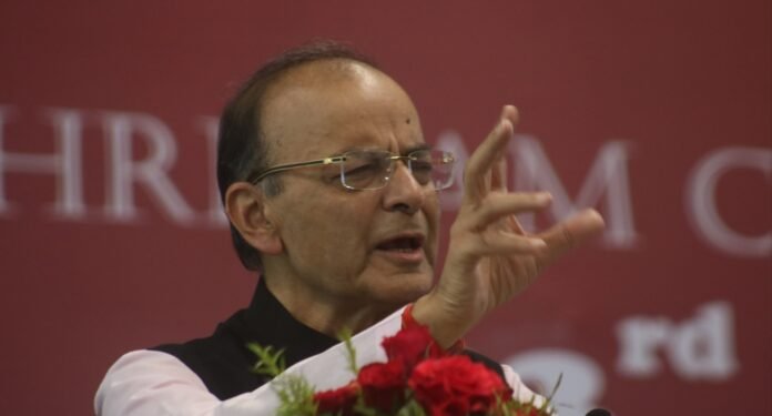 Jaitley cremated with full state honours