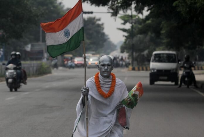 Odisha's Silver Gandhi to walk 800 Kms around to reach Delhi on Oct 2