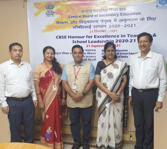 DAV Pokhariput Teachers Felicitated with CBSE Honour