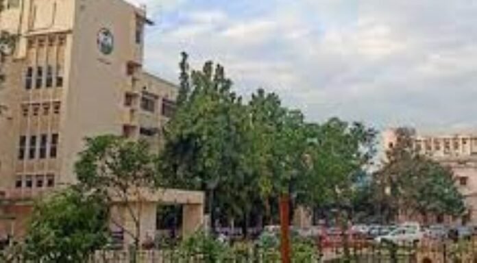 One more patient getting ECMO treatment at SCB hospital dies