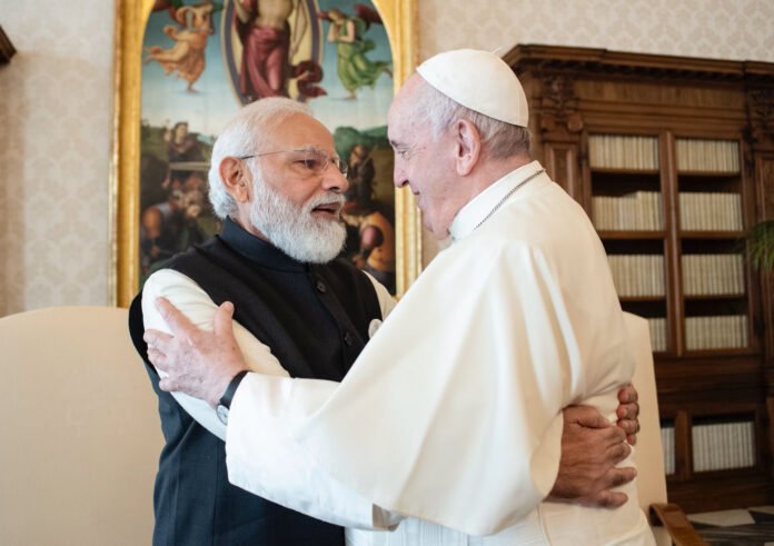 Prime Minster meets Pope Francis, invites him to visit India