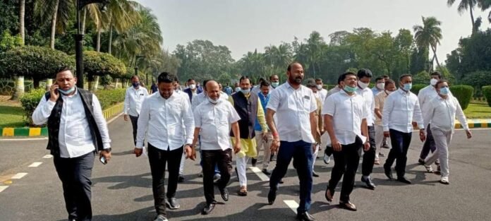 ଆବାସ ଯୋଜନାରେ ପାତରଅନ୍ତର ନେଇ ବିଜେଡିର ବିକ୍ଷୋଭ