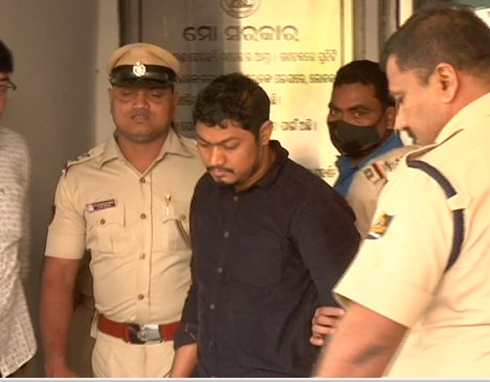 ନକଲି ସାମ୍ବାଦିକ ଗିରଫ