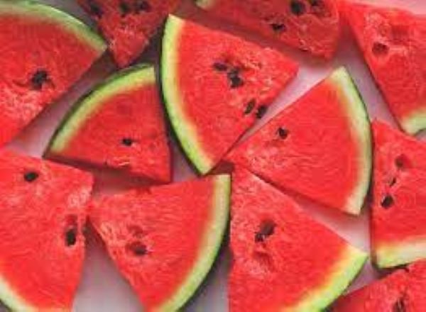 Water Melon ଗ୍ରୀଷ୍ମ ଋତୁ ରେ ସ୍ୱାସ୍ଥ୍ୟ ଭଲ ରଖିବା ପାଇଁ ଖାଇବେ କଣ ? ପଢନ୍ତୁ .....