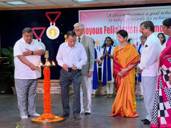 DAV CS Pur Felicitates Students, Teachers And Staff Of School