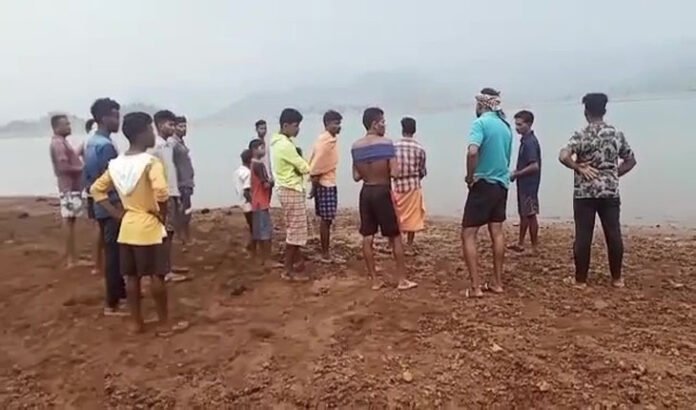 two missing-in-river-of-chitra-konda in malkangiri