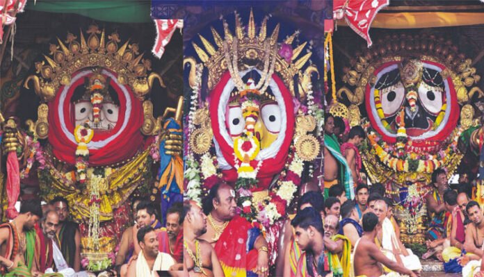 today-suna-besha-darshan-of-lord-jagannath in puri