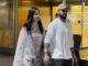 Virat, Anushka back in Mumbai PAAAAA1BMVEWurq51dlI4AAAAAXRSTlMmkutdmwAAAA5JREFUKM9jGAWjYJABAAKUAAHoEAeuAAAAAElFTkSuQmCC